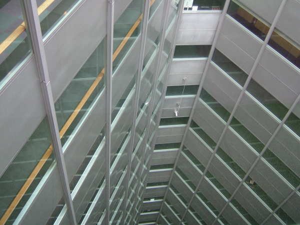 写真：摩天楼の中